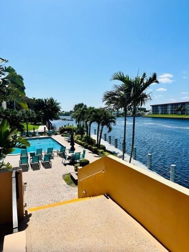 APT-212 - 1150 Hillsboro Mile, Condo with 2 bedrooms, 2 bathrooms and null parking in Hillsboro Beach FL | Image 41