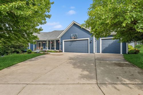 15285 Timber Ridge Dr, Burnsville, MN, 55306-7314 | Card Image