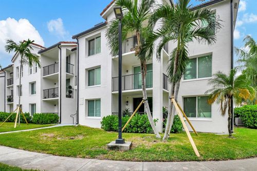 703-703 Villa Cir, Boynton Beach, FL, 33435-8914 | Card Image