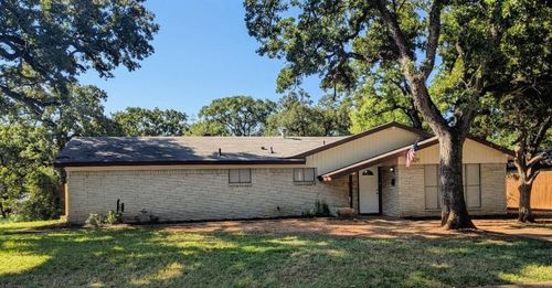829 Joanna Dr, Hurst, TX, 76053-4805 | Card Image