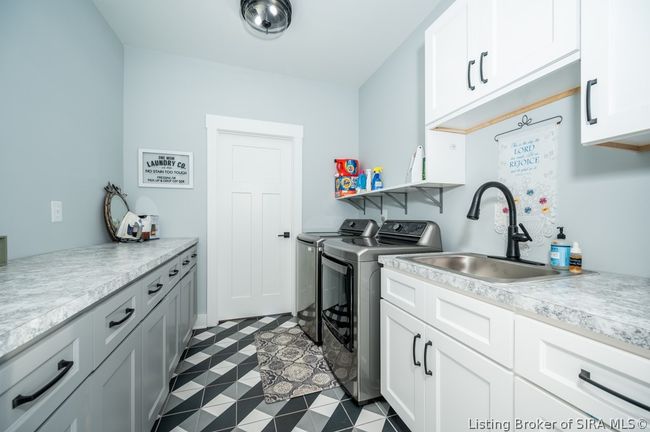laundry room - 1st floor | Image 18