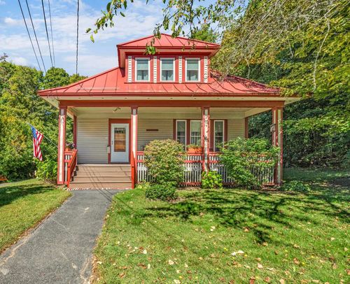 28 Main Street Hill, Dexter, ME, 04930 | Card Image