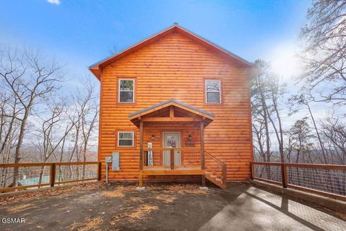 1808 Spring Hill Dr, Sevierville, TN, 37876-9010 | Card Image