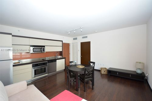 205-435 21st St, Miami Beach, FL, 33139-1704 | Card Image