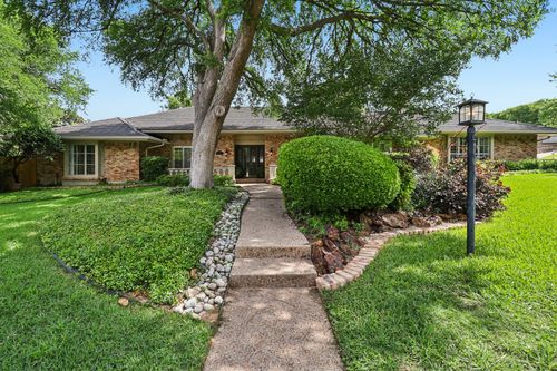 1015 Crowley Rd, Arlington, TX, 76012-2757 | Card Image