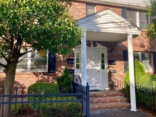 1-12 Cutter St, Waltham, MA, 02453-5911 | Card Image