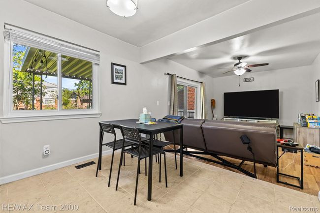 12_7485_Pointe_Dr12_mls.jpg | Image 11