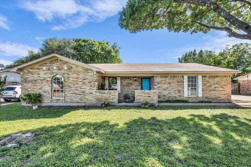 141 Travis Ln, Hewitt, TX, 76643-3106 | Card Image