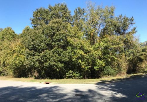 128 Oakview Club Dr, Macon, GA, 31216-4109 | Card Image