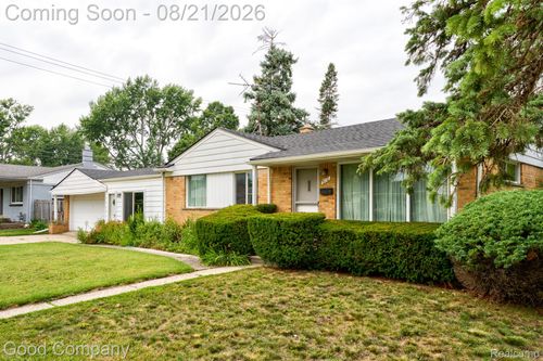910 School St, Clawson, MI, 48017-1029 | Card Image