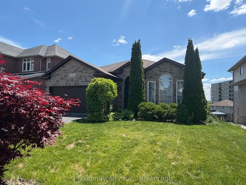 11 Creekside Dr, Guelph, ON, N1E0C2 | Card Image