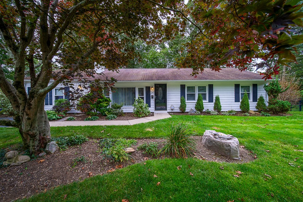 Darling St, Warwick, RI 02886