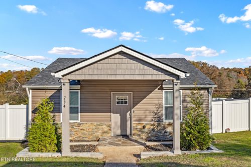 704 Childress Ave, Sweetwater, TN, 37874-1335 | Card Image