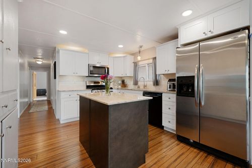220 Aristocrat Way, Reno, NV, 89506-9624 | Card Image