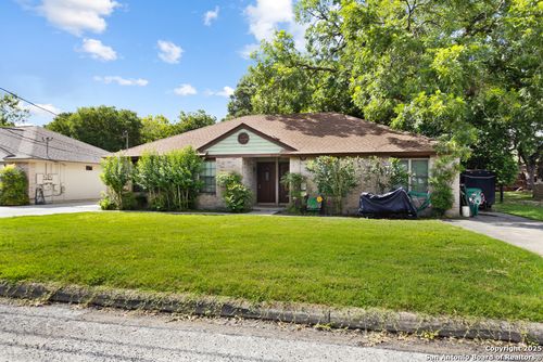 265-265-267 Lohmann St, Boerne, TX, 78006-2031 | Card Image