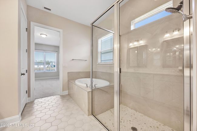 Primary Bathroom | Image 16