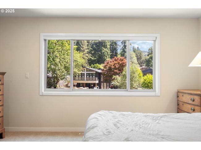17810 Sarah Hill Ln, House other with 4 bedrooms, 3 bathrooms and 2 parking in Lake Oswego OR | Image 20
