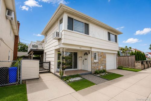133 Cleveland Ave, Long Beach, NY, 11561-3801 | Card Image