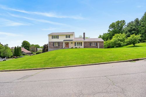 16 Park Dr, Menands, NY, 12204-2242 | Card Image