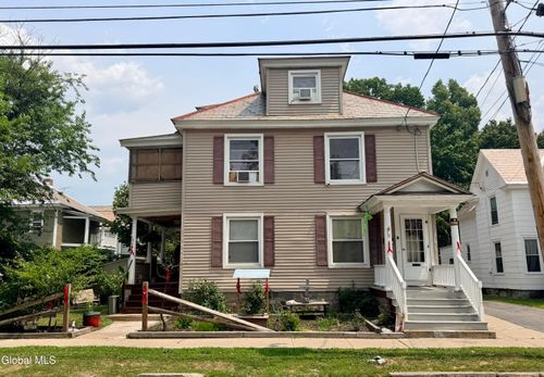17 Garfield St, Glens Falls, NY, 12801-2713 | Card Image
