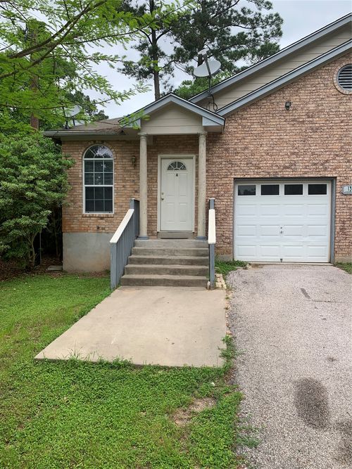 apt-a-137 N Kanaio Dr, Bastrop, TX, 78602-6304 | Card Image