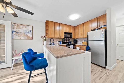 1280 W Main St, El Cajon, CA, 92020-4150 | Card Image