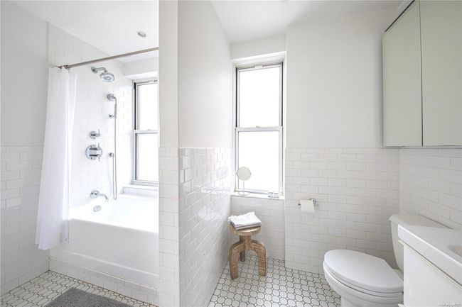 APT-703 - 105 Montague St, Home with 2 bedrooms, 1 bathrooms and null parking in Brooklyn Heights NY | Image 6