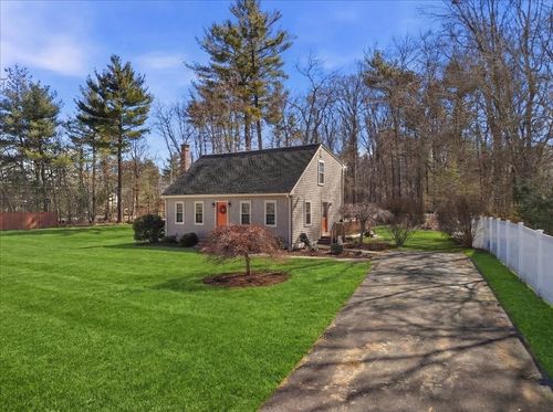 47 Caroline Dr, Taunton, MA, 02780-2231 | Card Image
