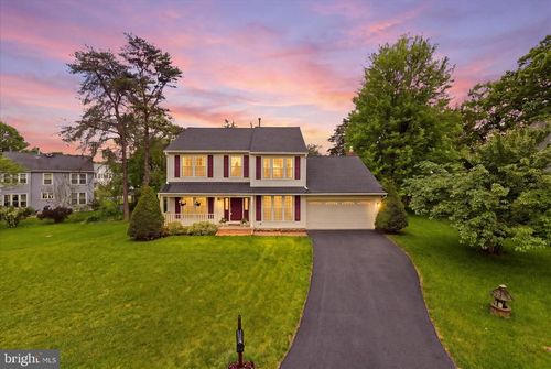 8065 Crimson Leaf Ct, GAINESVILLE, VA, 20155-1739 | Card Image