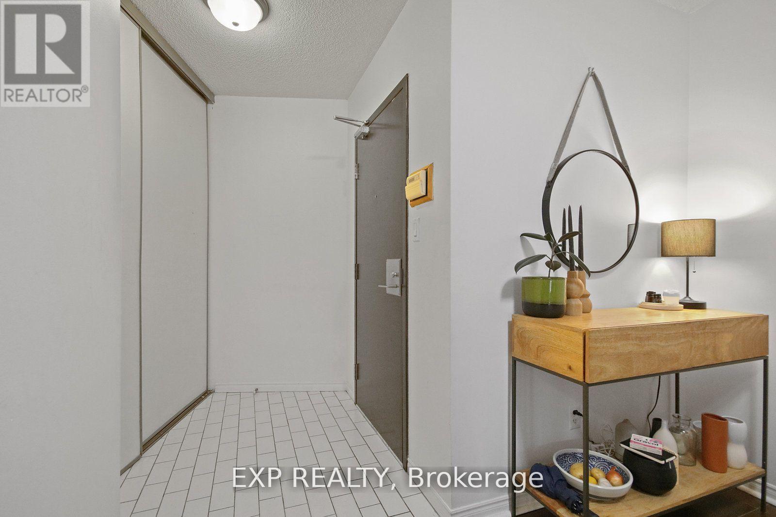 Residential in Toronto (Waterfront Communities) 2