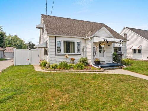 942 N 21st St, Manitowoc, WI, 54220-2554 | Card Image