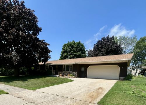 2918 40th St, Two Rivers, WI, 54241-1317 | Card Image
