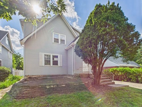 422 Mills St, Hinsdale, IL, 60521-2430 | Card Image