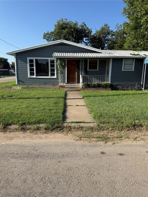 501 Needham St, Coleman, TX, 76834-7155 | Card Image