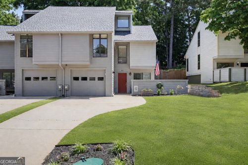 1032 Creatwood Cir Se, Smyrna, GA, 30080-8211 | Card Image