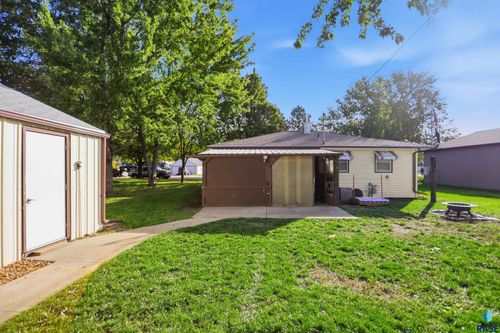 417 S Poplar St Street, Freeman, SD, 57029 | Card Image