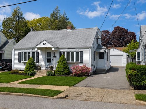 111 Slater Park Ave, Pawtucket, RI, 02861-3213 | Card Image