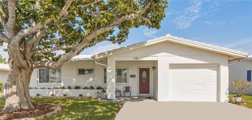 9875 Mainlands Blvd W, PINELLAS PARK, FL, 33782-3821 | Card Image