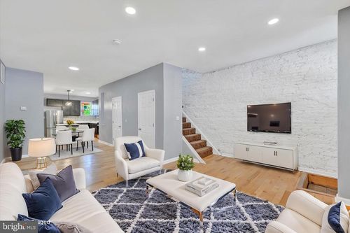 327 E 24th St, BALTIMORE, MD, 21218-5323 | Card Image