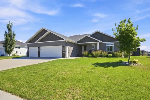 3534 54th St S, Fargo, ND, 58104-7353 | Card Image
