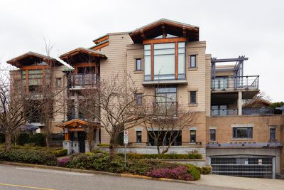 206 - 550 17th St, Condo with 2 bedrooms, 2 bathrooms and 2 parking in West Vancouver BC | Image 2