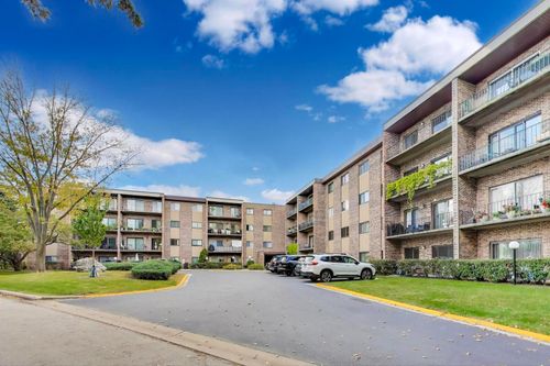 apt-217-725 W Huntington Commons Rd, Mount Prospect, IL, 60056-5132 | Card Image