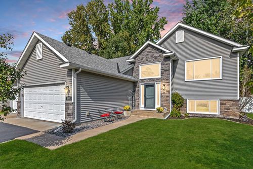 3881 Oak Ln Ne, Circle Pines, MN, 55014-2471 | Card Image