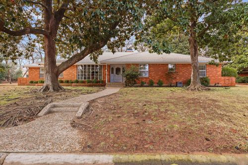 2218 Southridge Dr, Denton, TX, 76205-5436 | Card Image