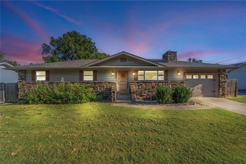 802 Sw 2nd St, Bentonville, AR, 72712-5734 | Card Image