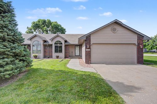 1012 8th St Se, Altoona, IA, 50009-2700 | Card Image