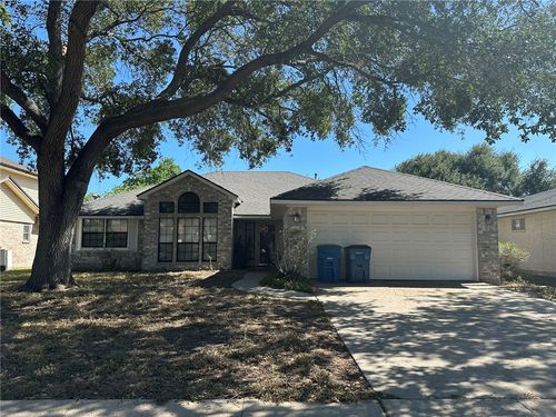 112 Toyah Dr, Portland, TX, 78374-1226 | Card Image
