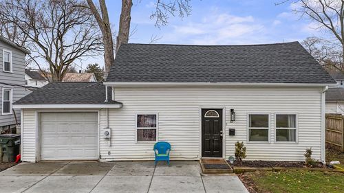 65 N Seneca St, Rittman, OH, 44270-1540 | Card Image