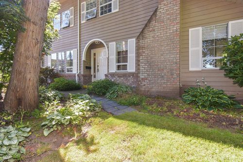 1-21848 50 Ave, Langley, BC, V3A8A9 | Card Image
