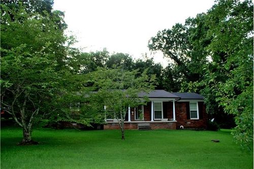 1106 Rainbow Cir, Westmoreland, TN, 37186-2035 | Card Image